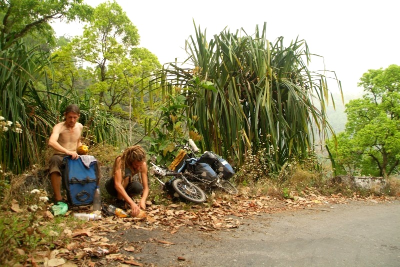	Indien: Pause am Berg nach Darjeeling	
