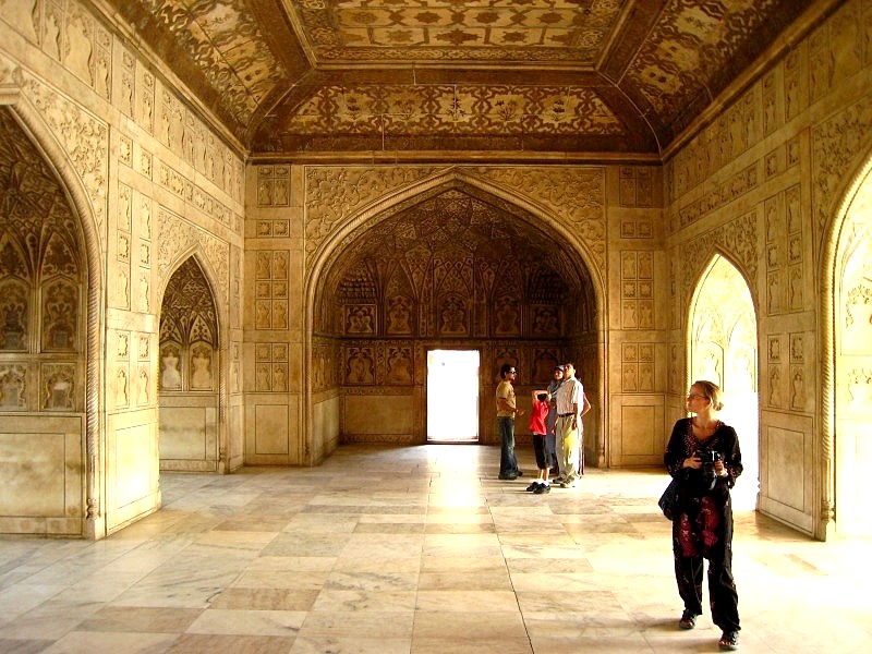 	Indien: Beim Taj Mahal	