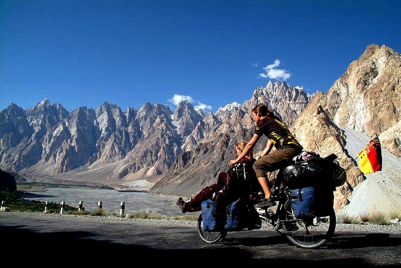 3-12-pakistan-karakorum-highway-per-fahrrad-durch-das-sagenumwobene-hunzatal