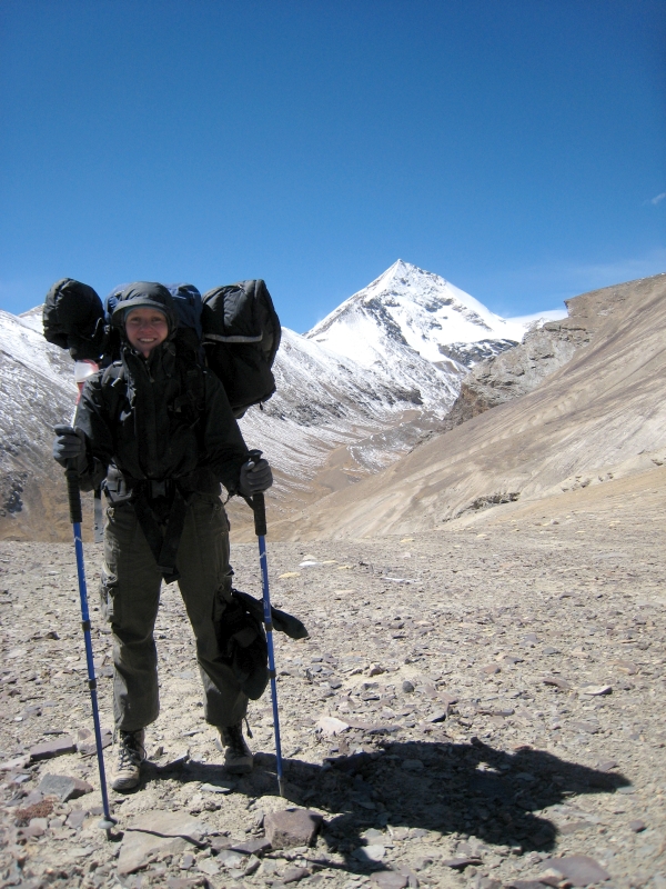 wandern in tibet 042 wir schleppen schwere rucksaecke.jpg	